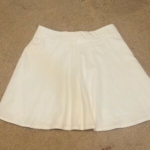 WHITE SKIRT